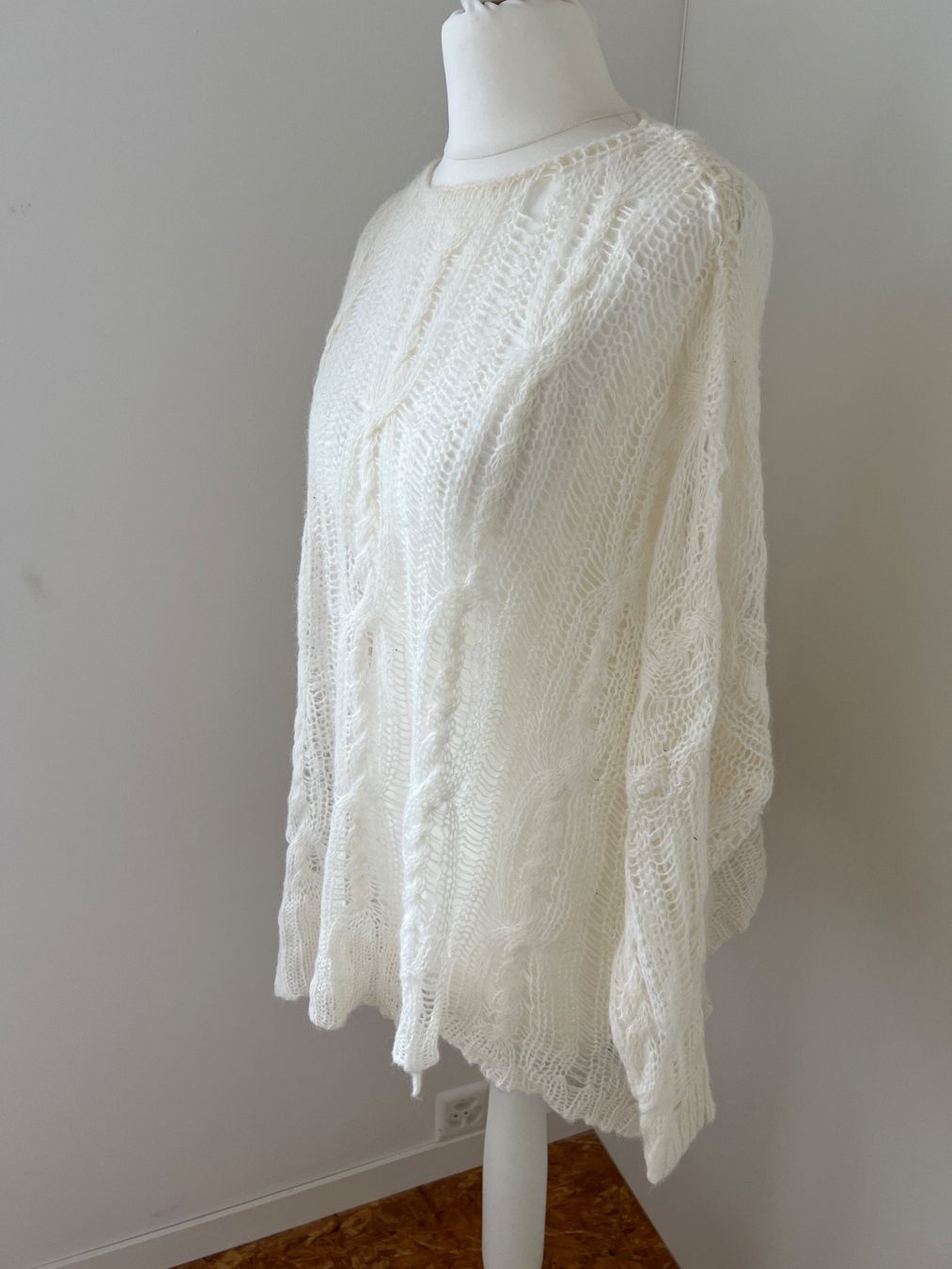 Zara Maglioni & Felpe: ZARA Oversize Strickpullover Cremeweiß mit Zopfmuster Gr. XS – Usato da Büetigen venduto da Jabo 1