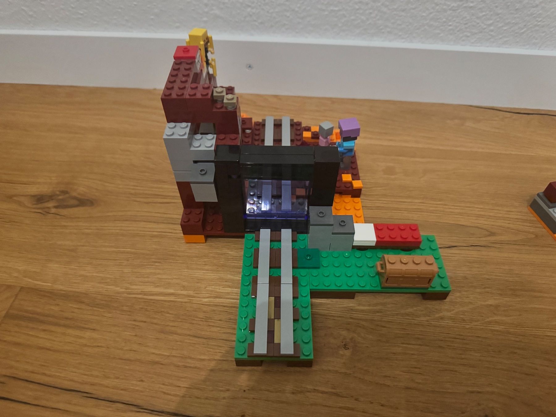Lego Kit di costruzioni: Lego Minecraft 21139 und 21143 – Usato da Rorschacherberg venduto da LIAMTHEHERO 2