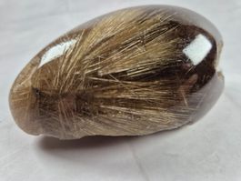 Quartz rutile naturel poli – 336 g – inclusions dorées