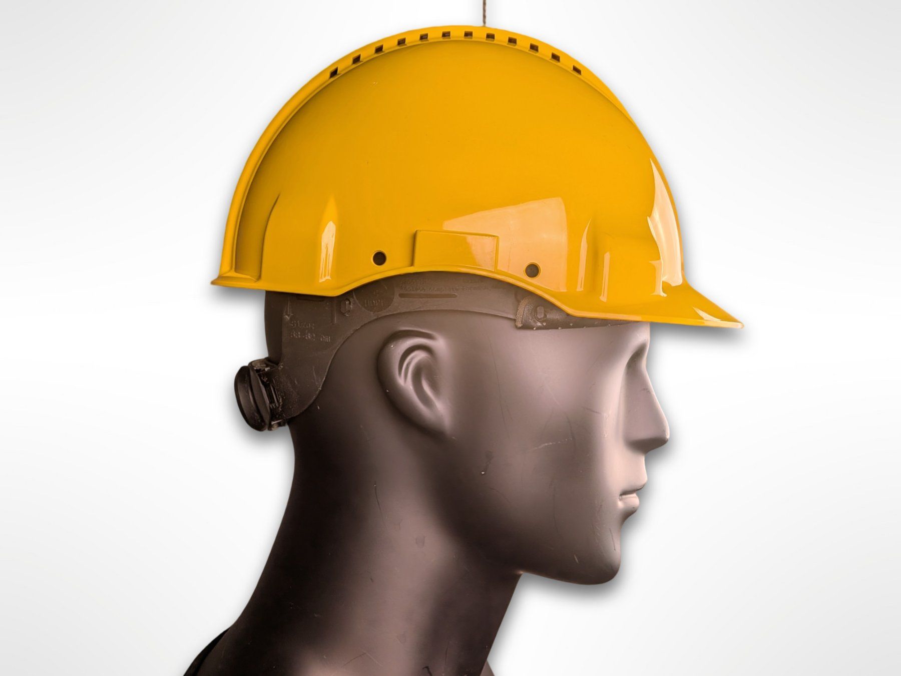 3M Gesichts- und Gehörschutz: Schutzhelm gelb 2 Stück – Gebraucht aus Suhr von Restwert_Suhr 5