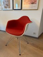 Vitra Eames Plastic Armchair DAR Eiffelturm-Gestell
