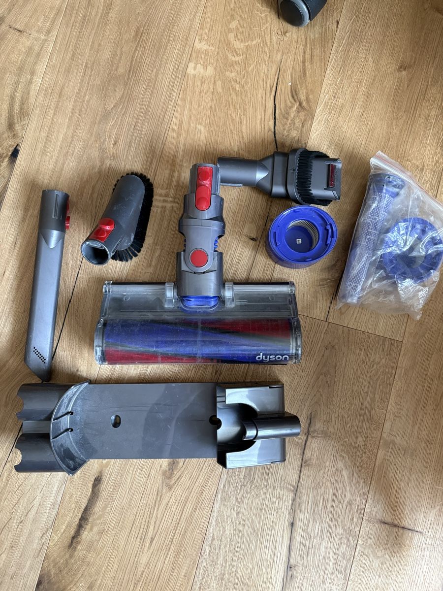 Dyson Staubsauger & Zubehör: Dyson V8 Absolute – Gebraucht aus Dussnang von banshu 1