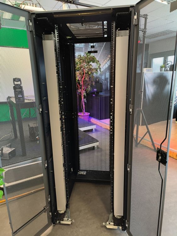 Serverschrank HPE 42HE Rack | Kaufen auf Ricardo