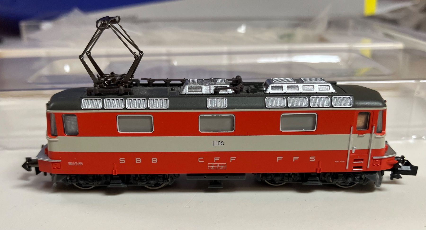 Trix Modelleisenbahnen: Re4/4 SBB  CFF Swiss Express DIGITAL Eckigen Scheinwerfer – Gebraucht aus Dompierre VD von immorentes 3