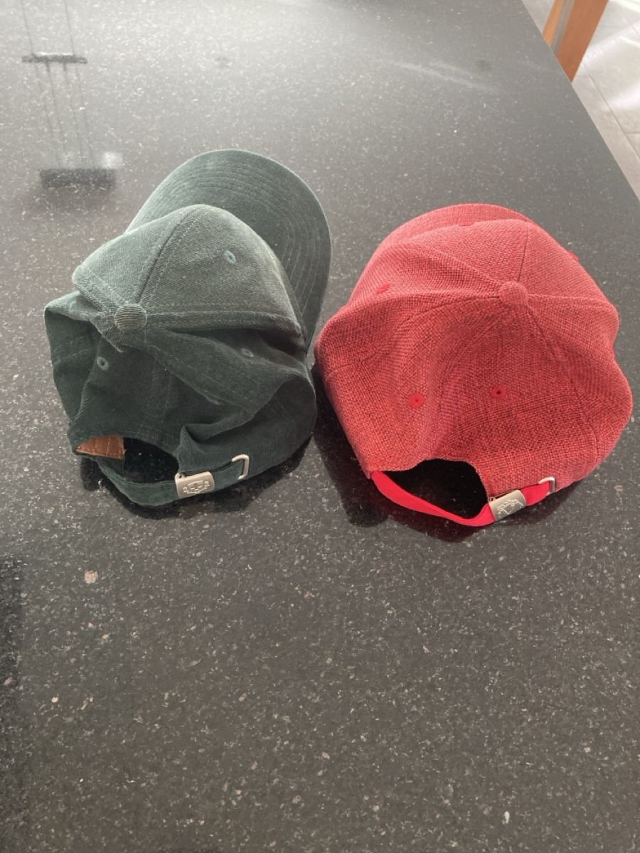 Altro in  Abbigliamento & Accessori: 2 Baseball Caps ESAF Migros Läderach – Nuovo (secondo la descrizione) da Gunzwil venduto da AlliumUrsinum 1
