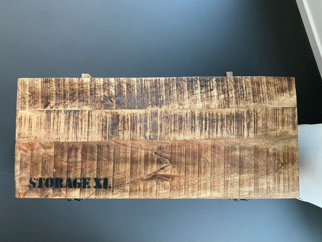 Cassapanche: Coffre en bois / Holztruhe – Usato da Zürich venduto da chr_p79p 1