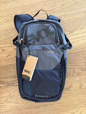 EVOC RIDE 12 Rucksack, 2026, grau neu mit Etikett NP 130.-