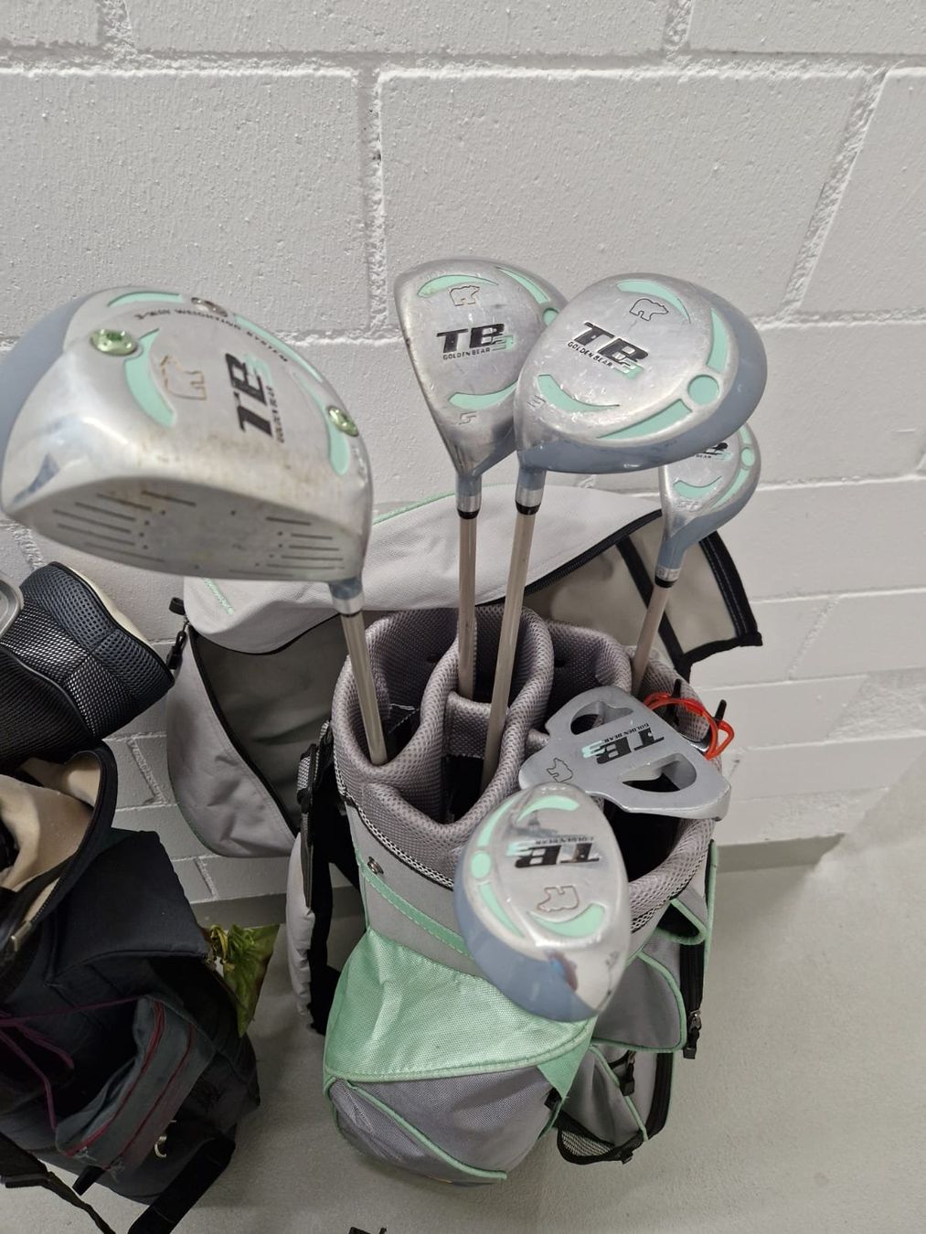 Mazze & Set: Golfset 12-teilig inkl. Bags – Usato da Bülach venduto da hei_68wn 3