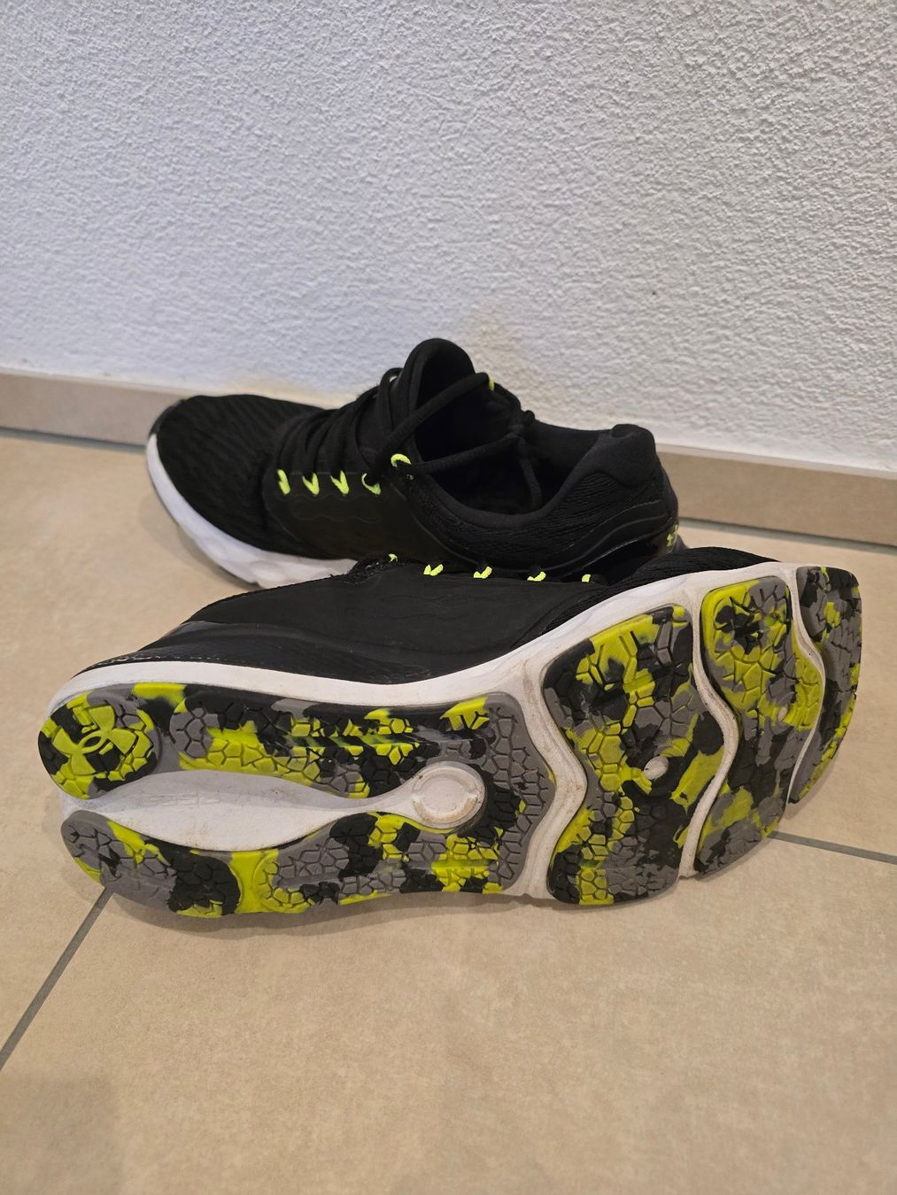 Under Armour Scarpe da uomo: Under Armour Sneaker - Grösse 44 – Usato da Rickenbach b. Wil venduto da Kth_v8 3