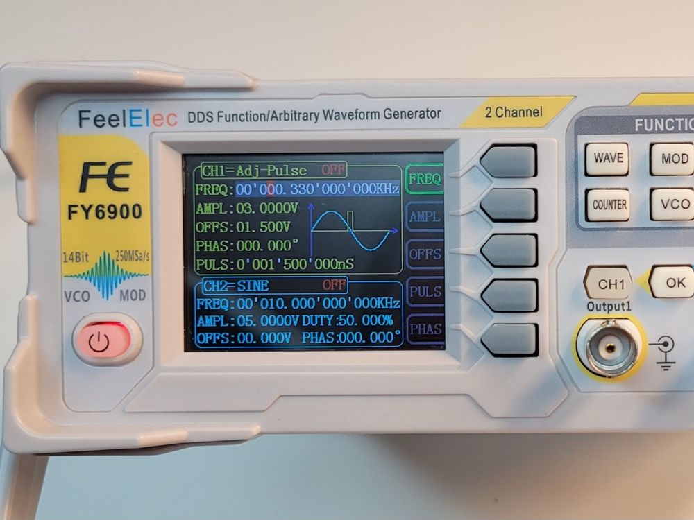 Générateur de fonctions FeelElec FY6900 60MHz (Gebraucht) in Collex für ...