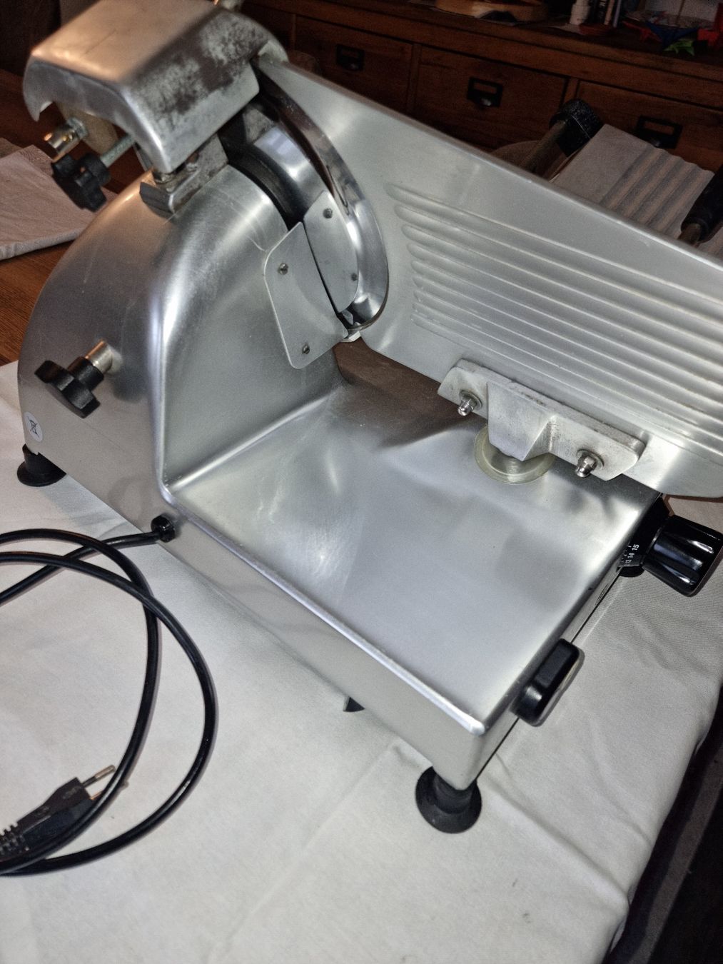 Elettrodomestici da cucina: Fleisch-Aufschnittmaschine – Usato da Oftringen venduto da Cremaster69 3