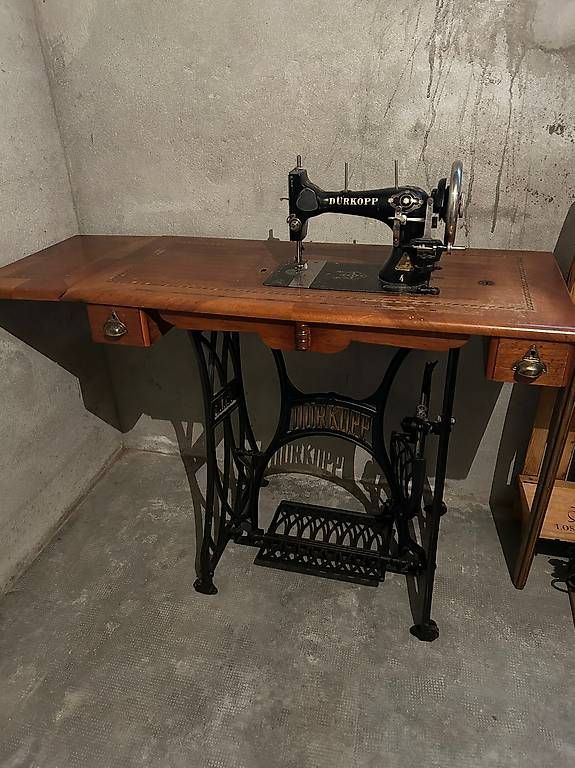 Macchine da cucire: Ancienne machine à coudre Dürkopp – Usato da Morrens VD venduto da isa_v8hr 1