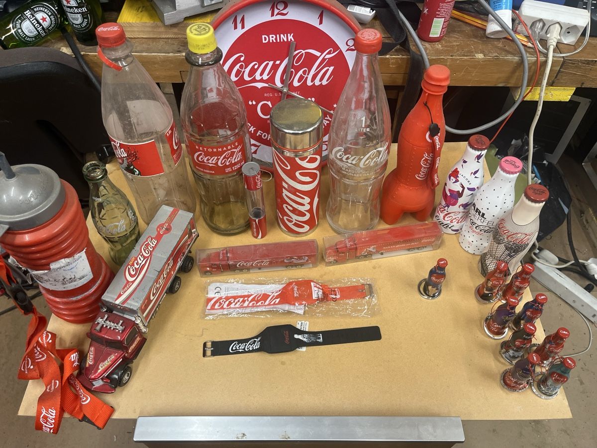 Sonstiges für Haushalt & Wohnen: Collection Coca-Cola divers articles et bouteilles – Gebraucht aus Onnens FR von Daniel333