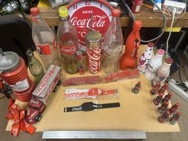 Collection Coca-Cola divers articles et bouteilles
