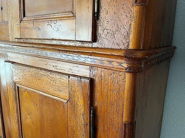 Armadi: Armoire neuchâteloise ancienne – Usato da Hauterive NE venduto da sofia66 2