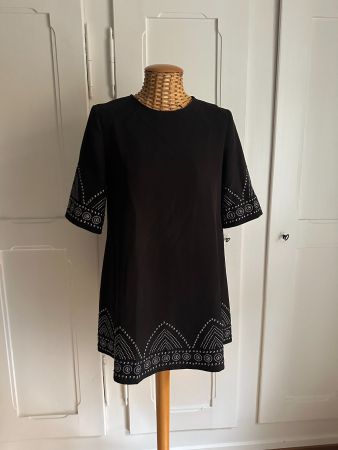 VICOLO - Kleid schwarz mit Nieten S