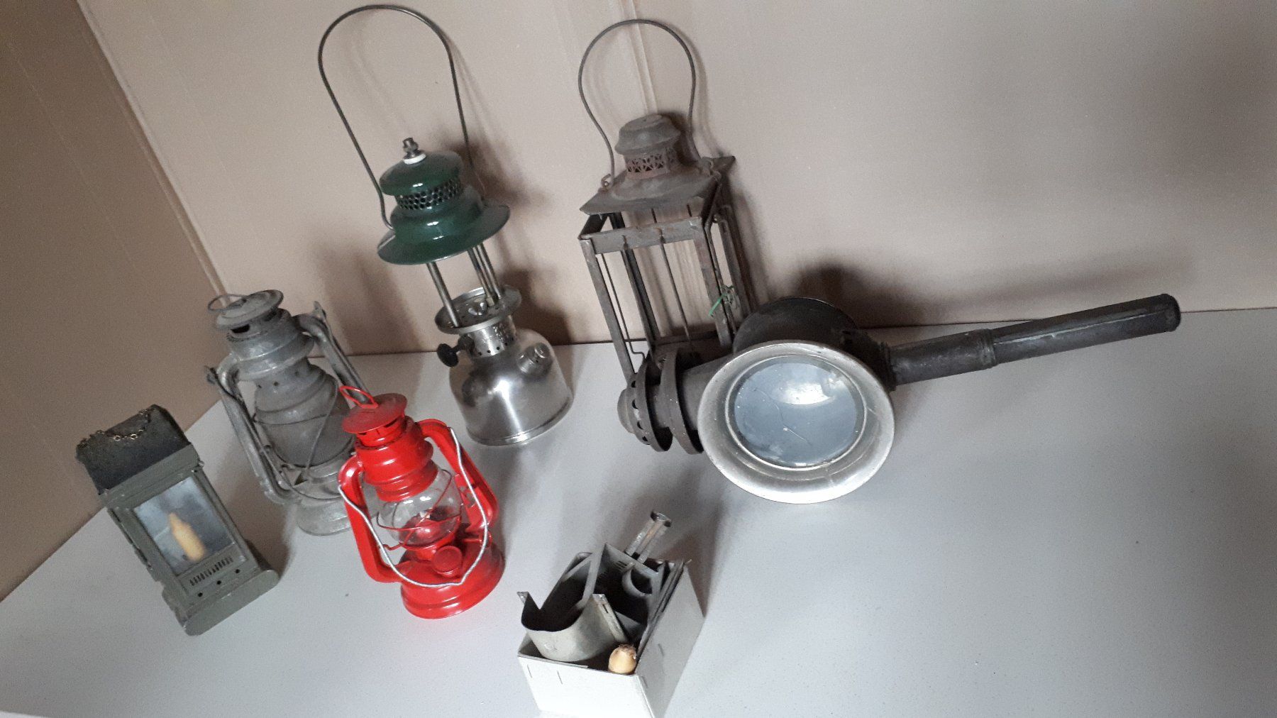 Lampen: Antike Laternen, z.T. unvollständig – Defekt aus Madiswil von 20gls