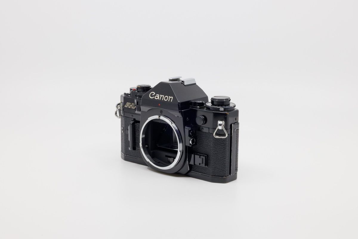 Canon Fotocamera: Canon A1 - Fonctionne avec défauts – Usato da Le Grand-Saconnex venduto da ril_p5bq 5