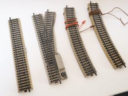 Märklin Modellgleis 4 x El. Weiche/Anschluss 3900/3800 H0