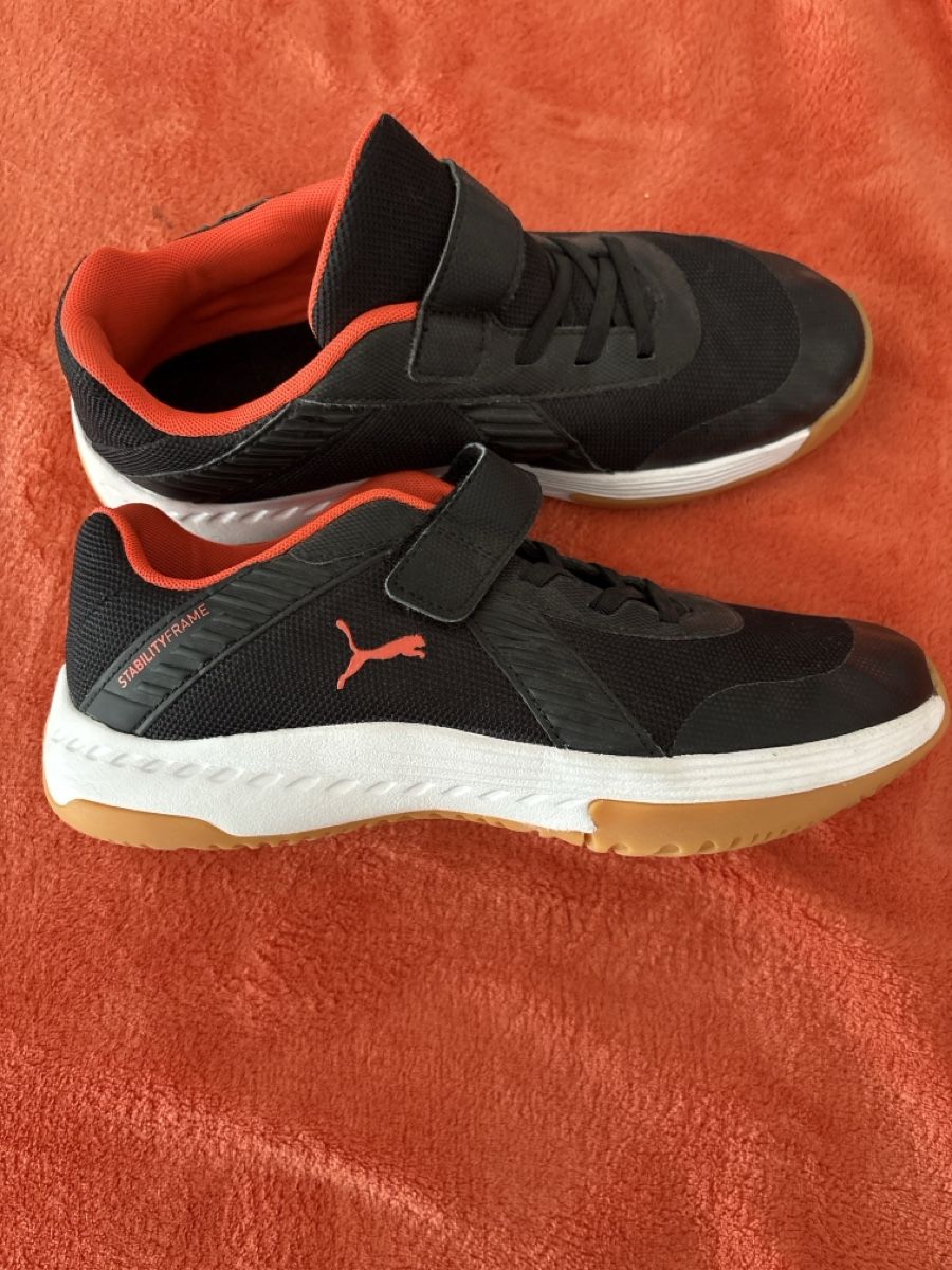 Scarpe per ragazzi: Basket salle de gym taille 38 – Usato da La Chaux-de-Fonds venduto da tuoro25