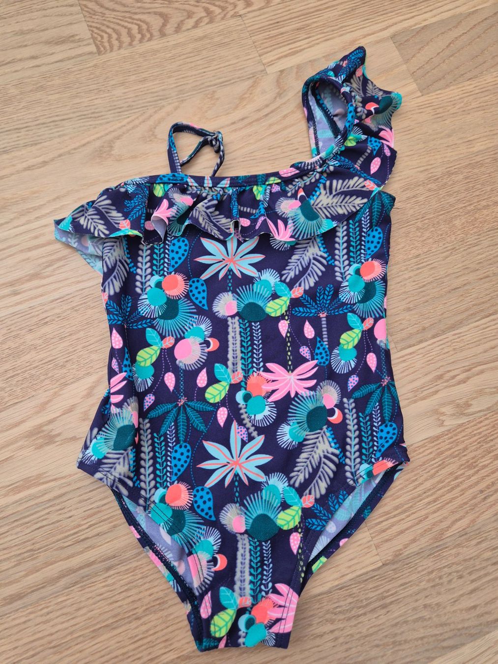 Costumi da bagno & Bikini: Badeanzug  Grösse 98/104 Blumenmuster – Usato da Pfäffikon SZ venduto da Ka6ka