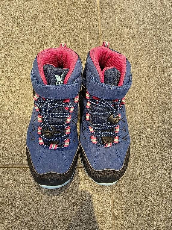 Chaussures filles: Wanderschuhe Gr. 26 – D'occasion à Pfaffhausen par Mnb84