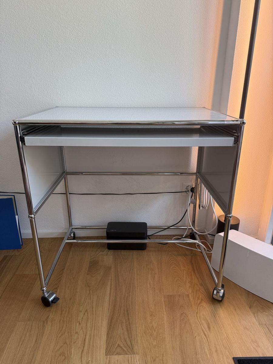 Bureaux: USM Schreibtisch – D'occasion à Bern par Ir_Ae 4