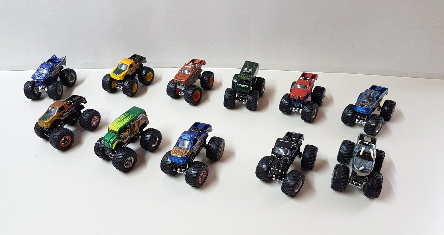 Modellautos: 11 Auto Offroader – Gebraucht aus Schüpfheim von Games_Spielkonsolen 2