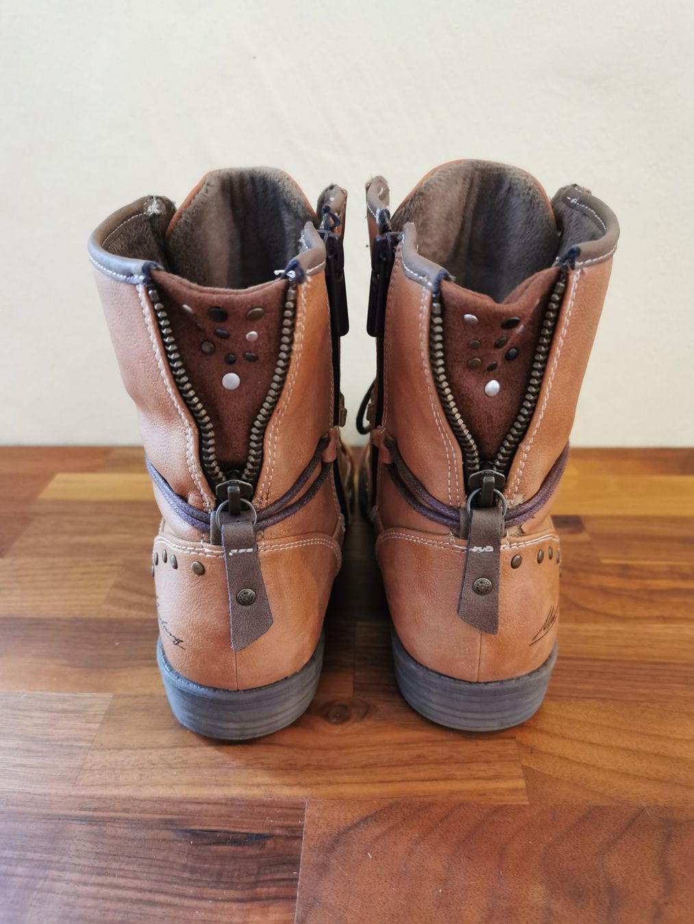 Mustang Scarpe da donna: Mustang; Braune / Cognac Stiefeletten Gr. 37 – Usato da Boniswil venduto da Totomat-Lady 2