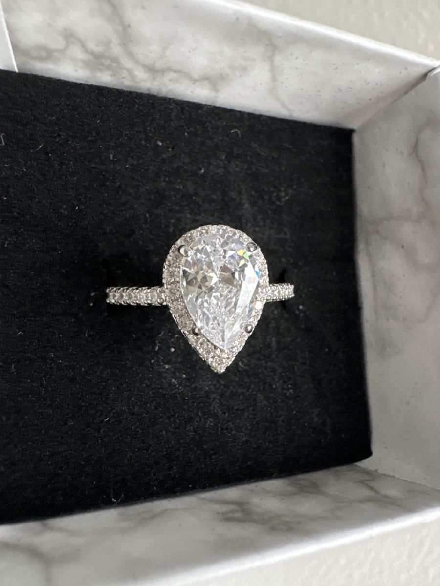 Bagues: Ring mit Zirkonia neu mit Box – Neuf (Voir description) à Dietikon par vithya88 1