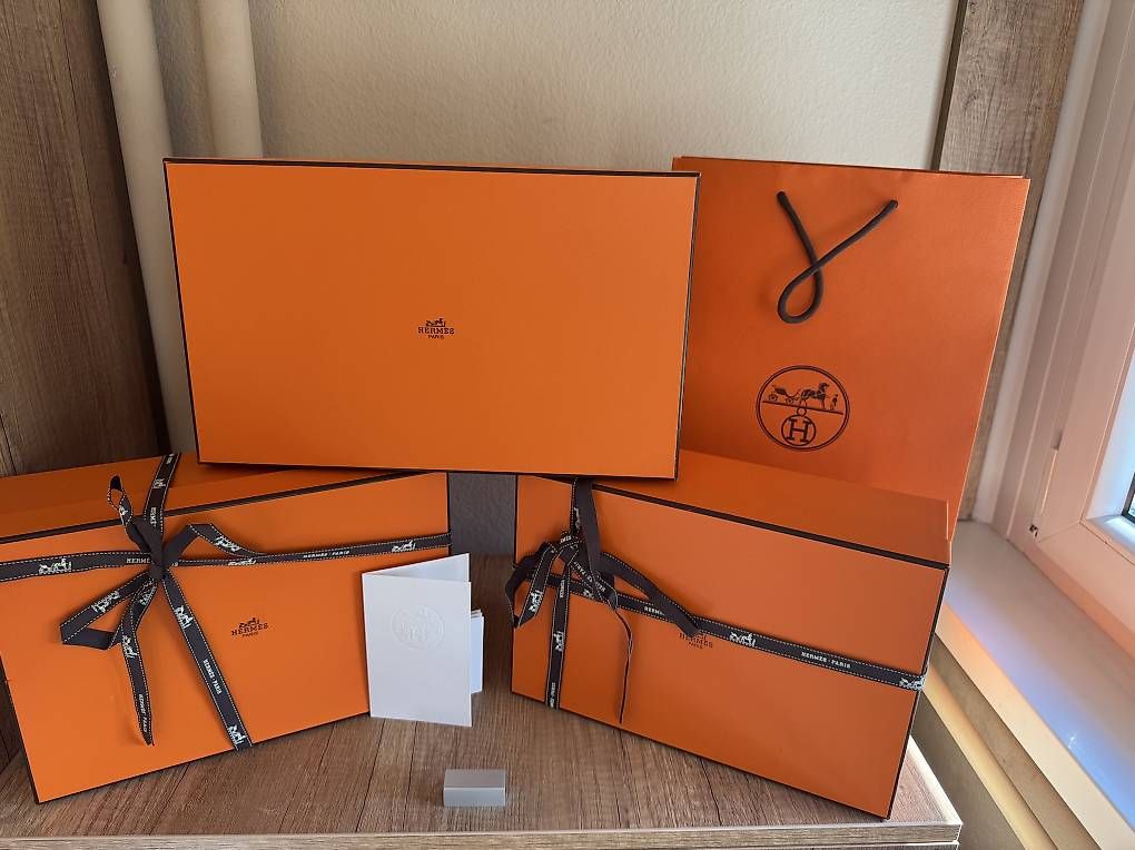 Hermès Borse: Originales Hermès Luxus-Boxen und Papiertaschen-Set – Usato da Emmetten venduto da kel_982x