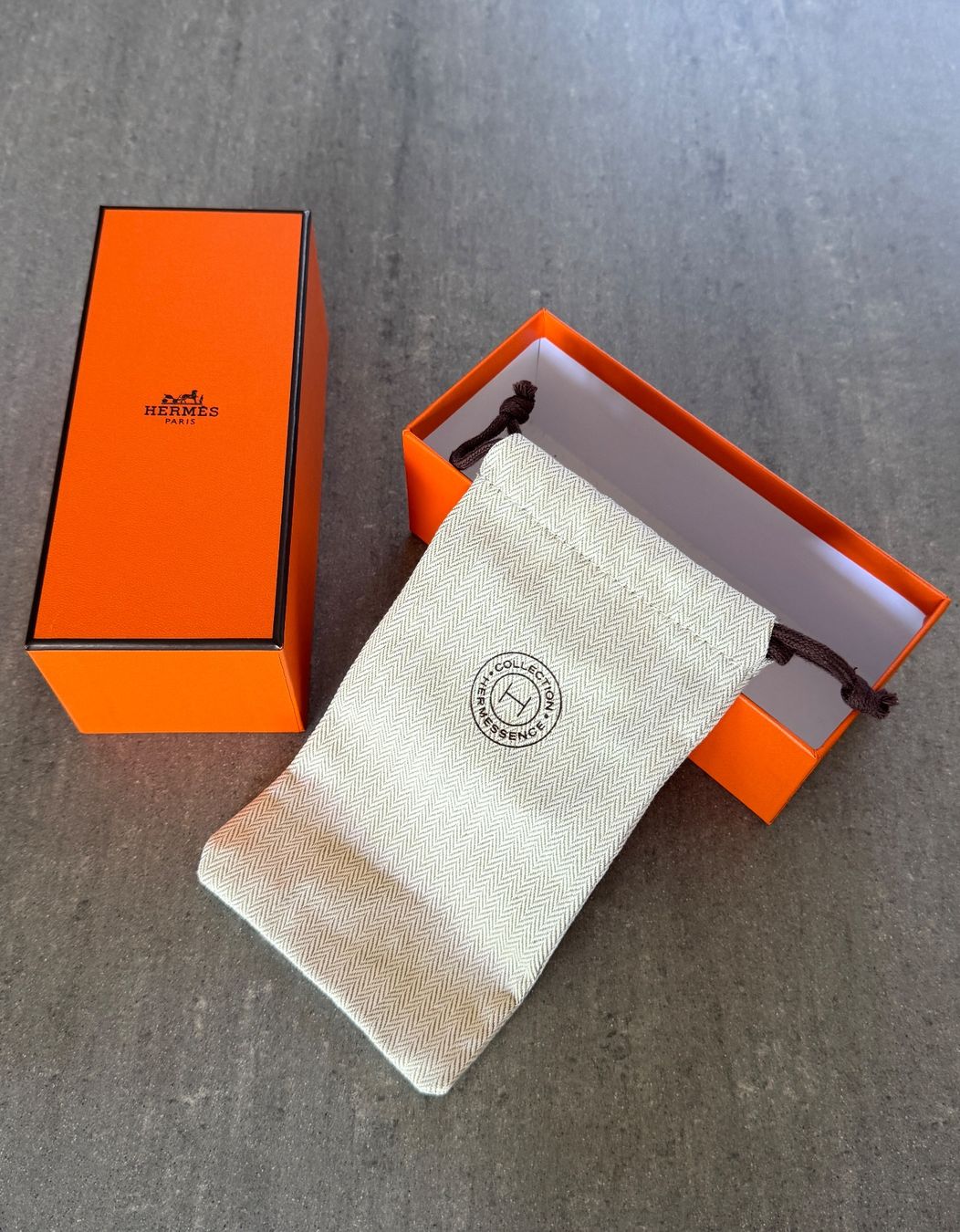 Hermès Portagioie: Hermès Box mit Staubbeutel - Luxus Verpackung / Geschenkbox – Nuovo e nell'imballaggio originale da Zürich venduto da Alot16 4