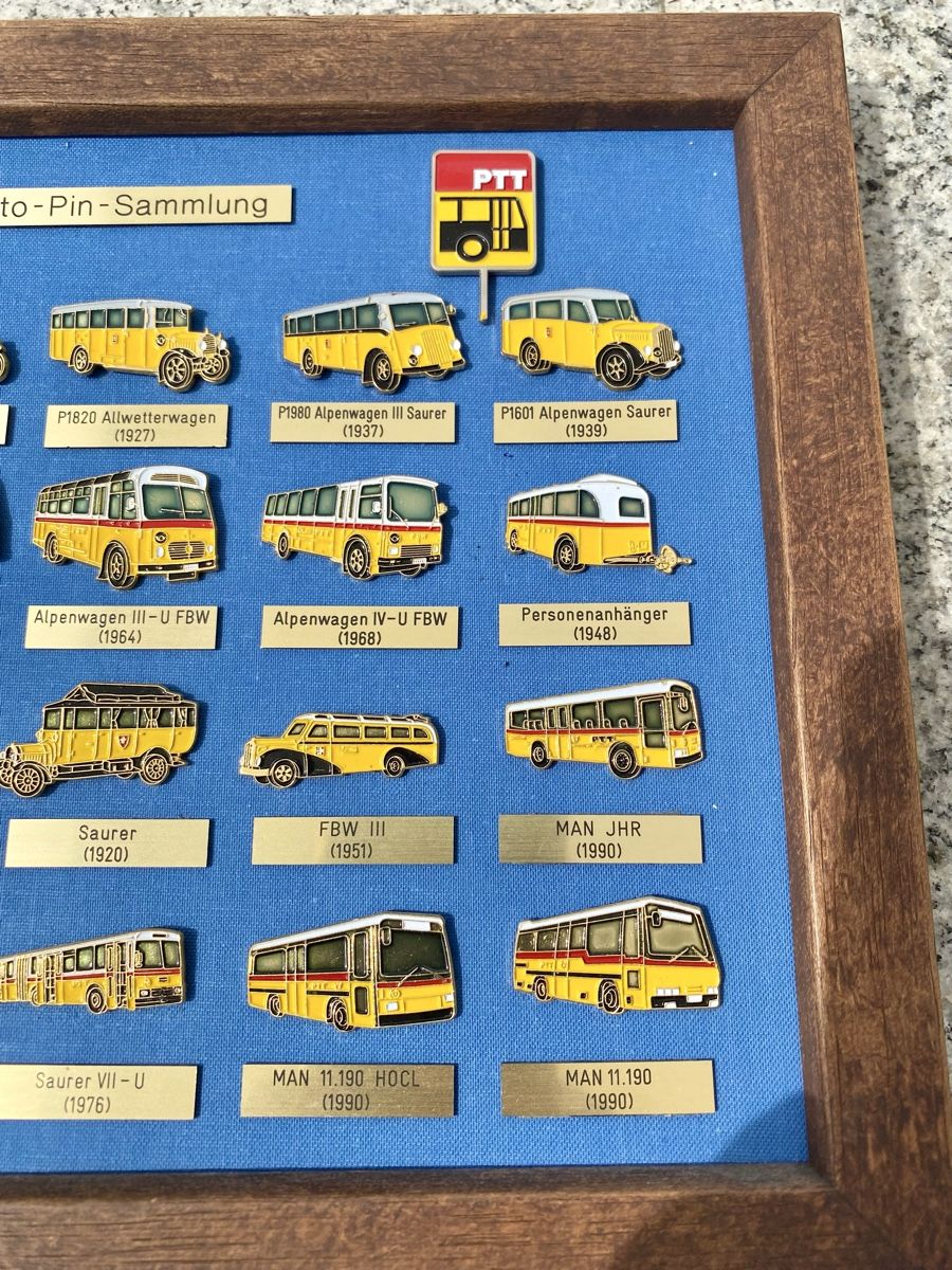 Foto & Immagini: Komplette Sammlung Postauto-Pin – Usato da Rotkreuz venduto da Once0 2