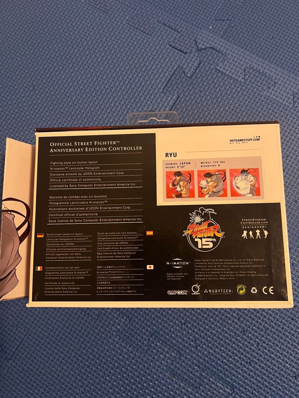 Sony Controller: Official Street Fighter 15th Anniversary Controller PS2 OVP – Usato da Gossau SG venduto da schlitzerdemon 2