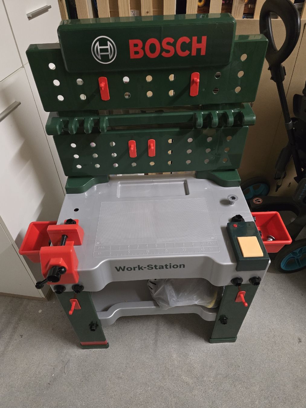 Spielzeuge: Kinder Bosch Work-Station – Gebraucht aus Illnau von JeffAs