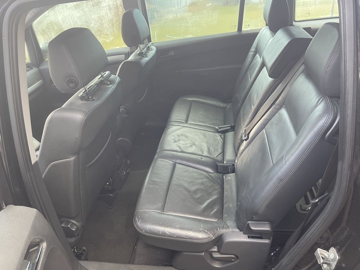 Opel Autos: Opel Zafira Platz 7  – D'occasion à Spiez par bertula 5