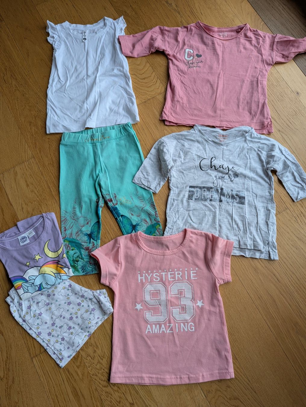 Kleiderpakete & -sets: Mädchen Kleiderpaket Grösse 98 - 104 – Gebraucht aus Wallisellen von Taurusit 1