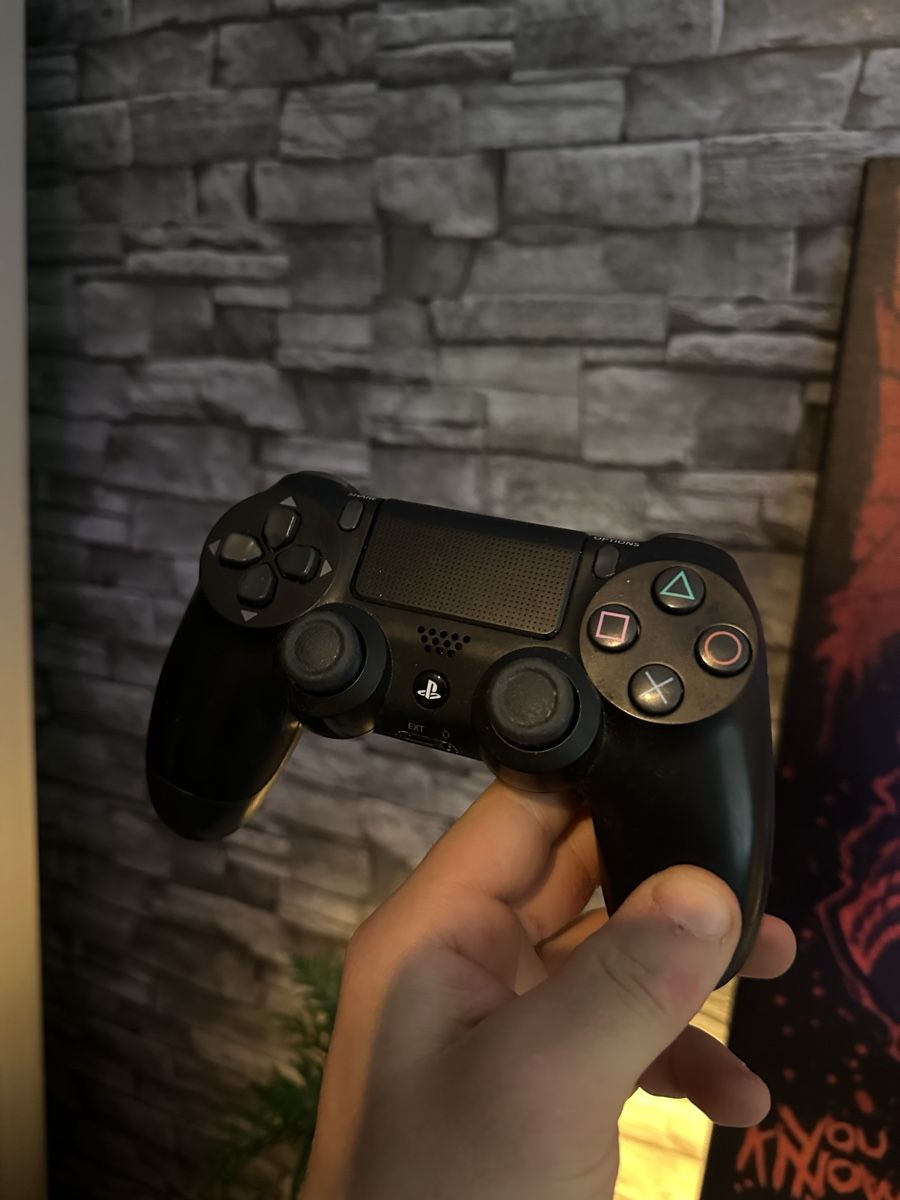 Sony Controller: Controller Sony PlayStation 4 DualShock schwarz gebraucht – Usato da Buchs SG venduto da leevin01
