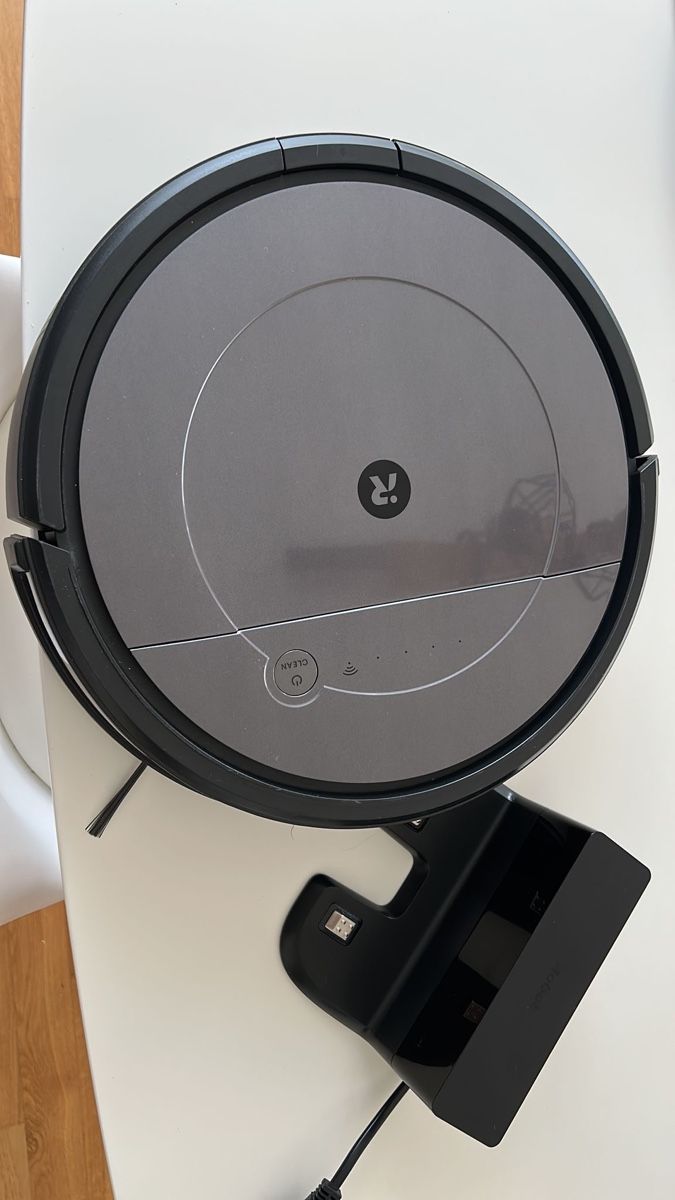 Irobot Staubsauger & Zubehör: Staubsaugroboter Roomba Combo – Gebraucht aus Winterthur von scalame