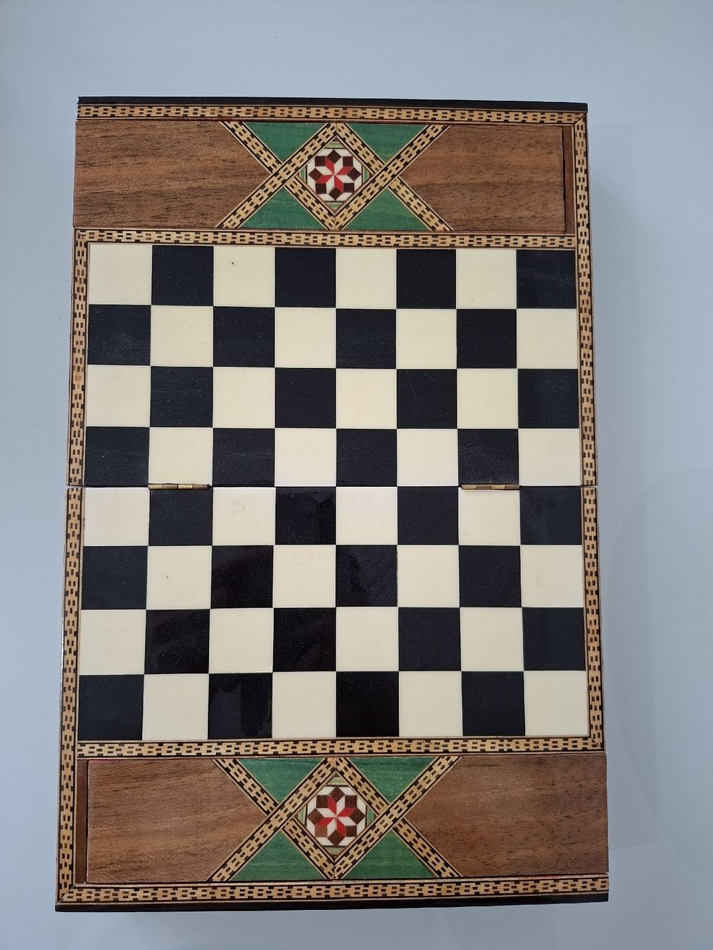 Giochi: Jeu d'échecs artisanal en bois - – Usato da Mézières VD venduto da Grymmjow1904 5