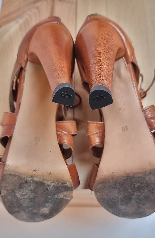 Chaussures femmes: Leder High Heels von PROF Grösse 36 – D'occasion à Castrisch par SaHaMa 3
