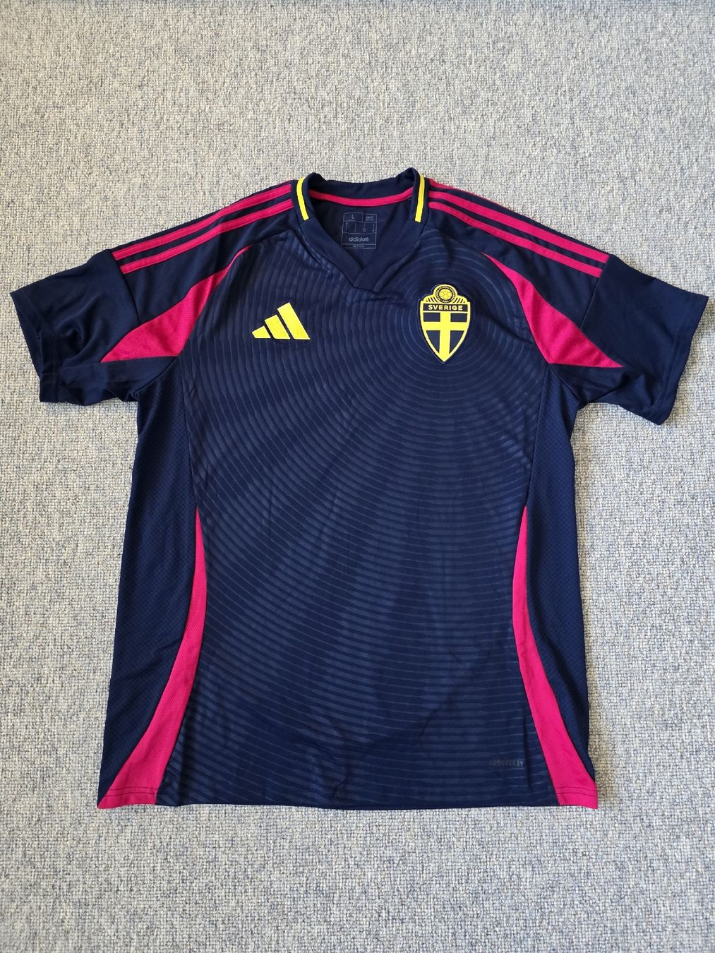 Adidas Canottiere & Pantaloni: Schweden Trikot Grösse L – Nuovo (secondo la descrizione) da Wabern venduto da derPatrickant 1