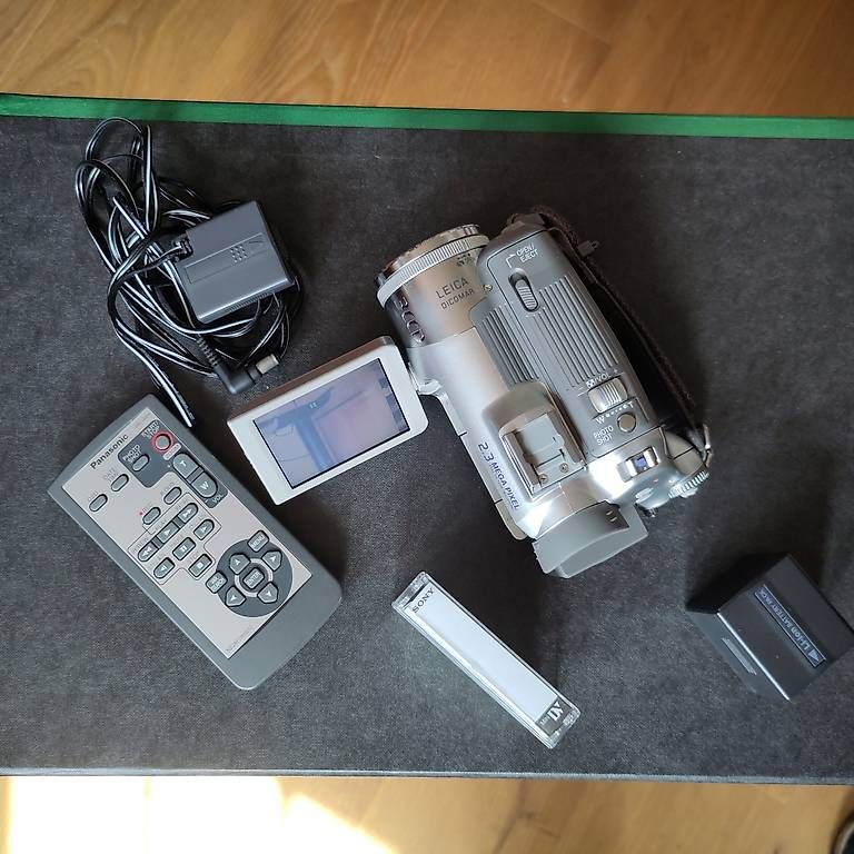 Camcorder: Panasonic MiniDV camcorder 3CCD NV-GS150 – Gebraucht aus Biel/Bienne von gaubad 1