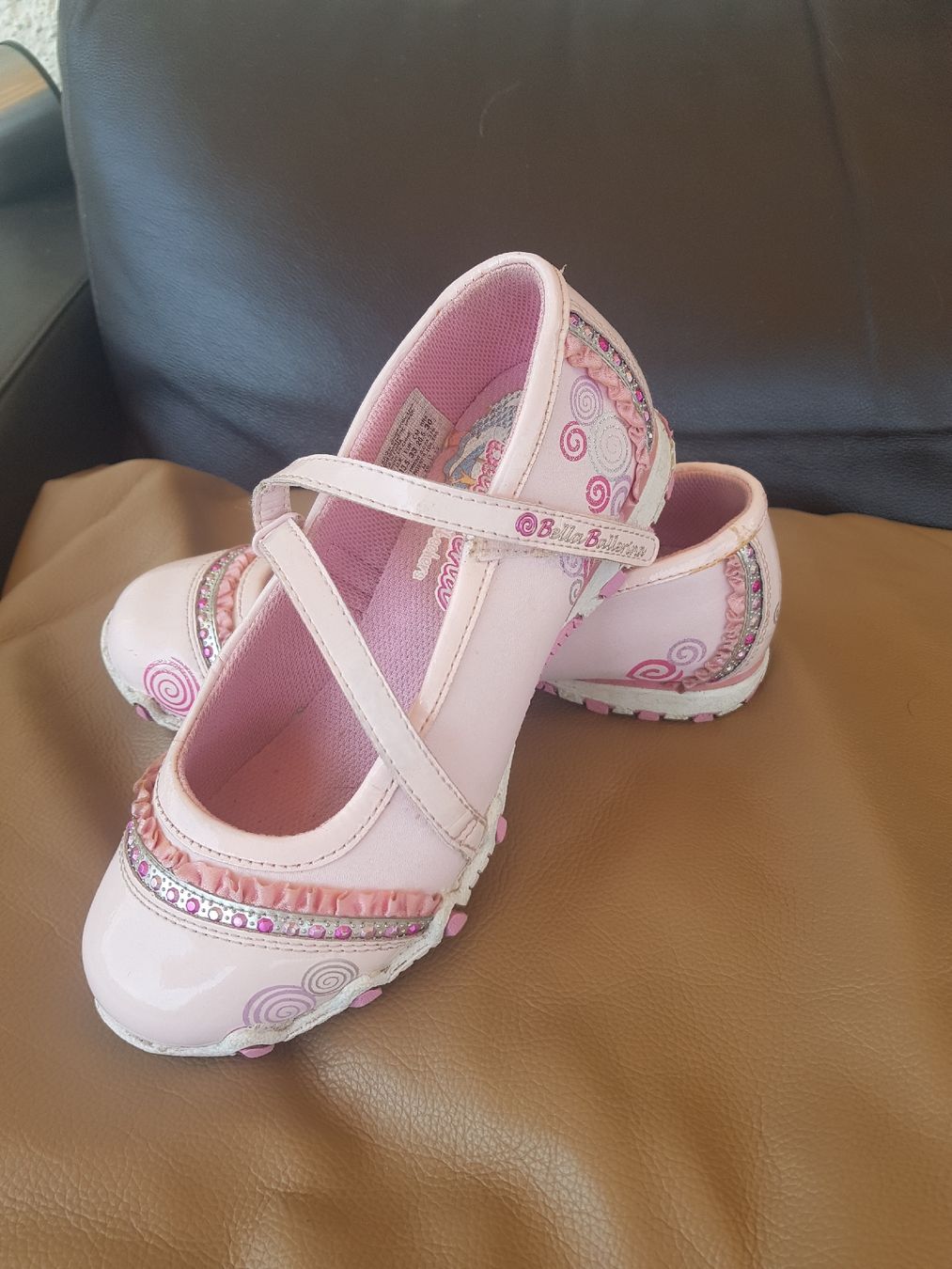 Skechers Chaussures filles: Skechers Bella Spin Rider Mädchen Sneaker – D'occasion à Rupperswil par Annet.Dann888 1