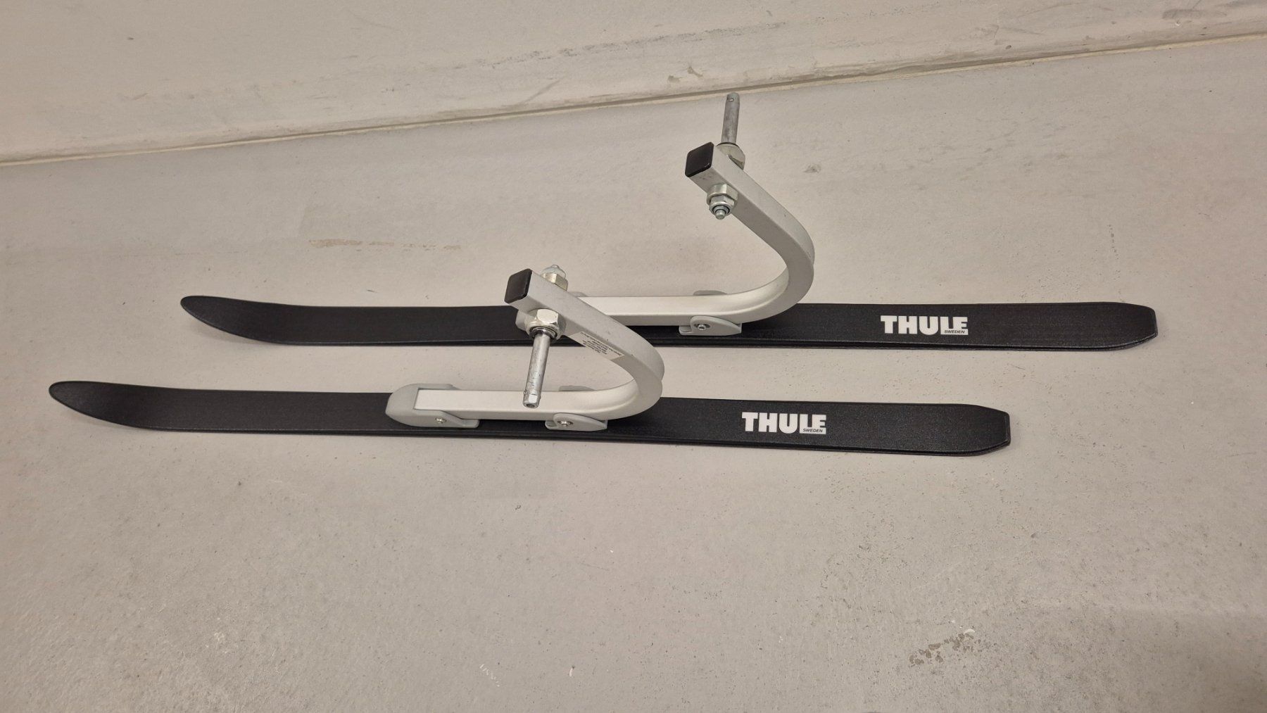 Thule Rimorchi: Thule Chariot Cross-Country Skiing-Kit – Usato da Regensdorf venduto da fjuzl 2
