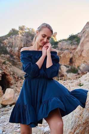 Neues Kleid in XS-L verfügbar von Ziias Originalpreis 349CHF
