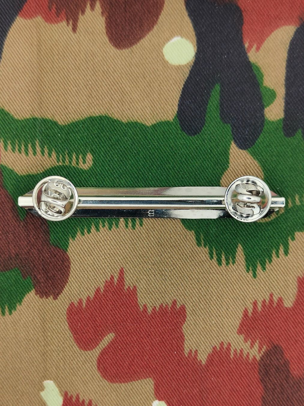Schweizer Armee Plaketten & Abzeichen: Schiene für 2 Ribbons, Variante 2 – Gebraucht aus Bauma von SwissMilitaria 1
