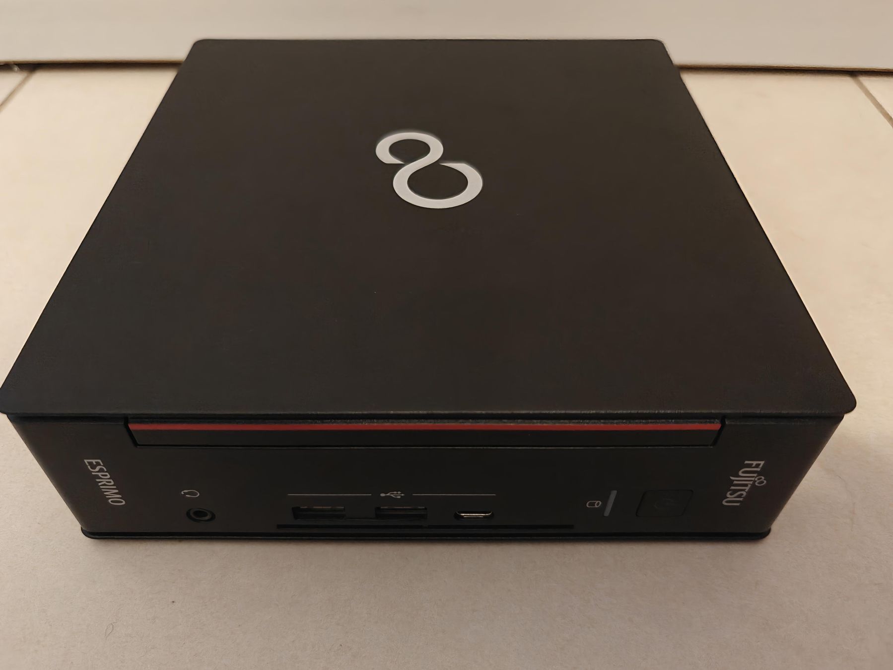 Használt Fujitsu Esprimo Q7010 Mini felújított számítógép garanciával i5- 16GB-256SSD