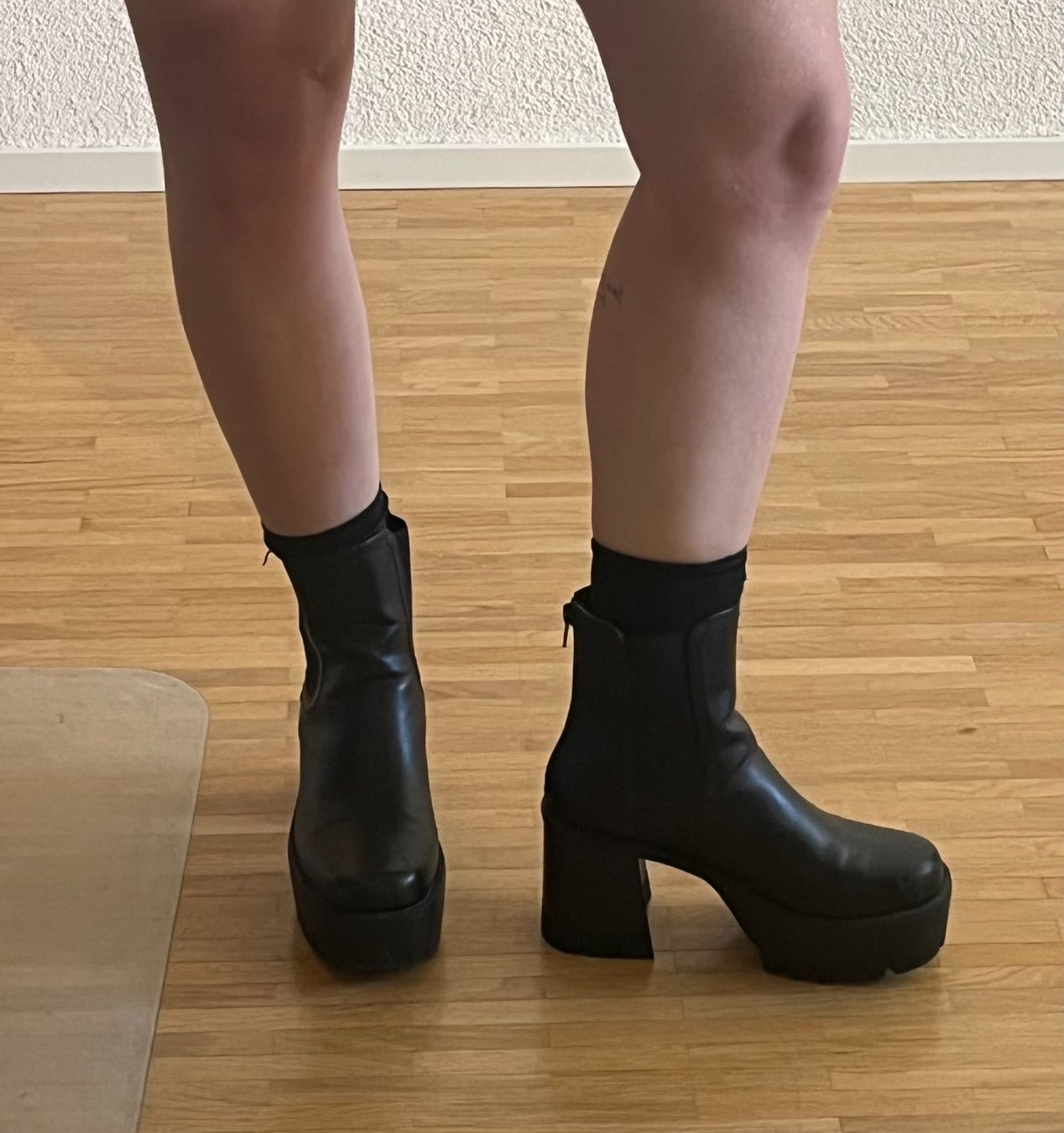Steve Madden Scarpe da donna: Madden Girl black platform ankle boots – Usato da Zürich venduto da Marghensy 1