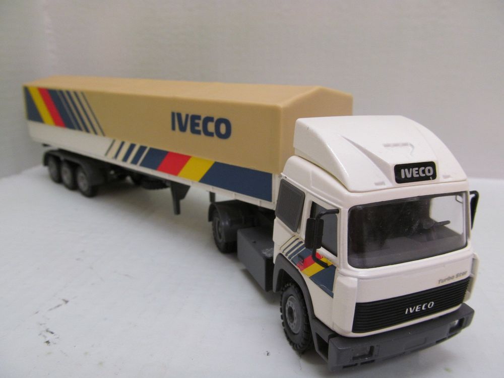 Mack DM 600, AMT/Ertl 1:25 von Uwe Schützendorf